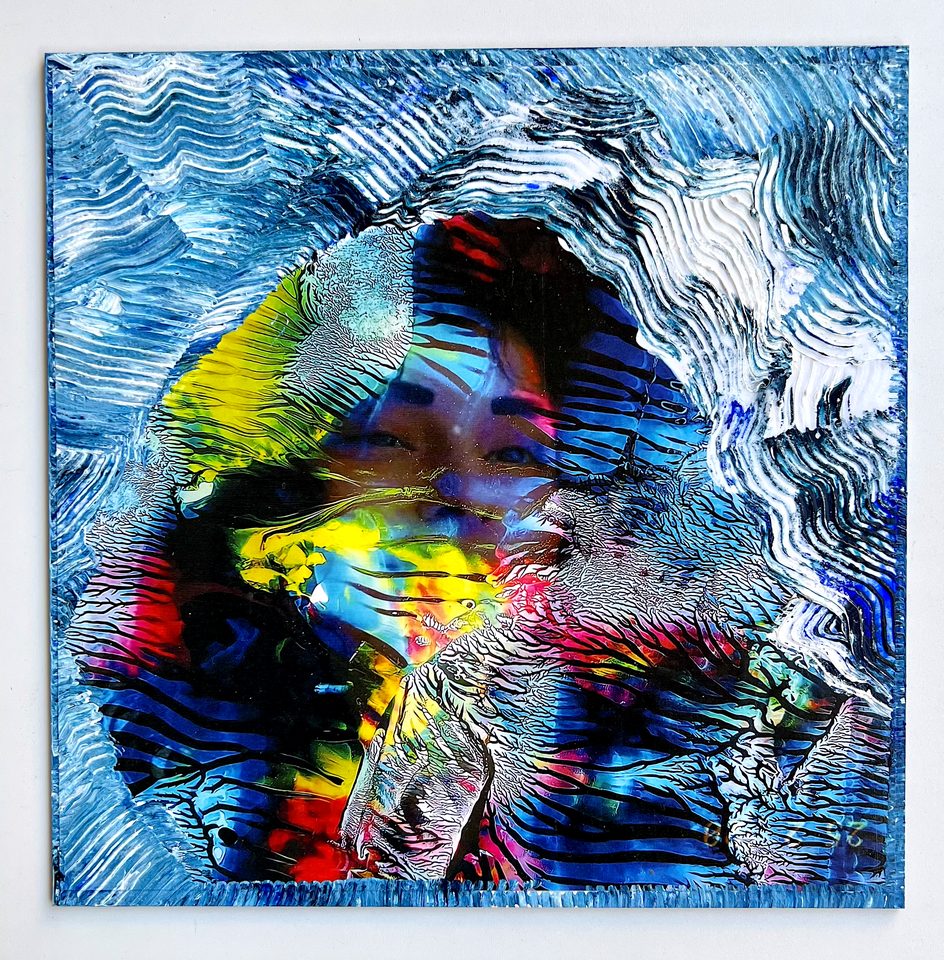 Duralit Üzerine Akrilik 35x35cm Kızım 2024